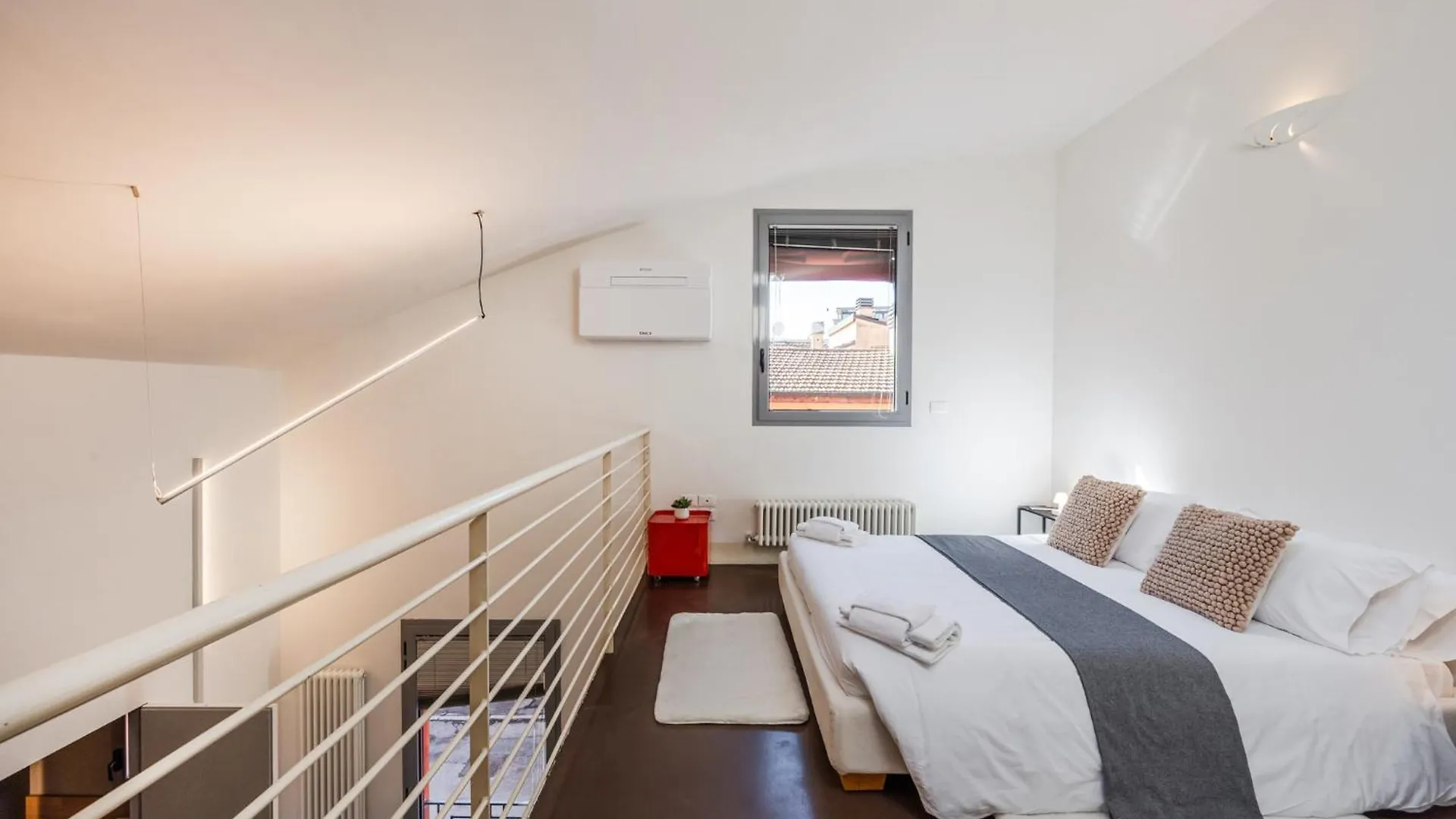 Ab Plus- Via Dello Scalo 10 Klimt Bologna Italy